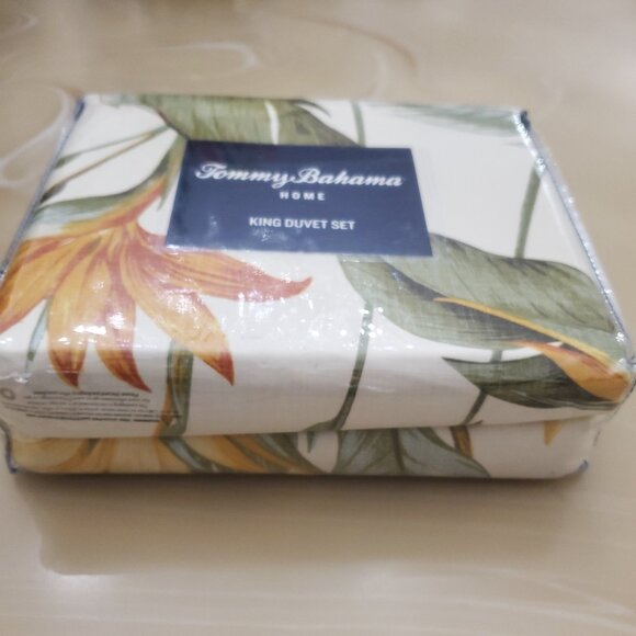Tommy Bahama Birds Of Paradise Ivory Cotton King 3-Piece Duvet Cover Set - Picture 4 of 10
